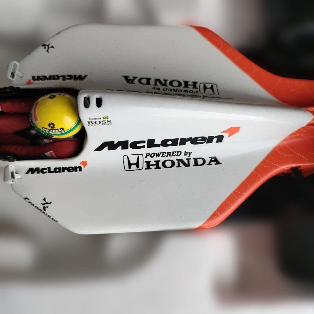 アイルトンセナレーシングカーコレクション1:18