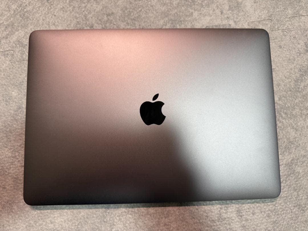MacBook Pro 2018 13インチ スペースグレー