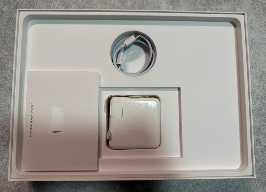 MacBook Pro 2018 13インチ スペースグレー
